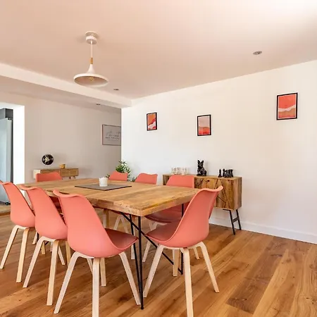 Oyana Apartment